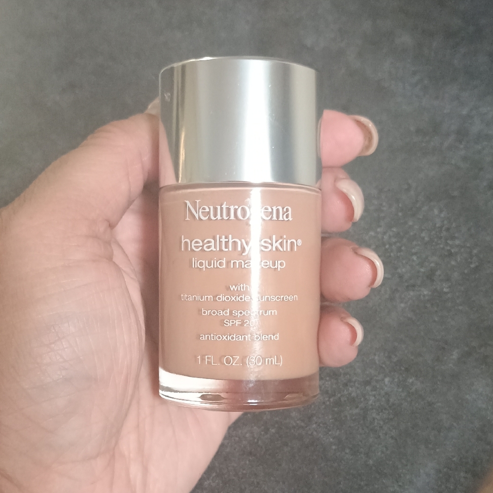 Neutrogena Healthy Skin Liquid Makeup - Carmel